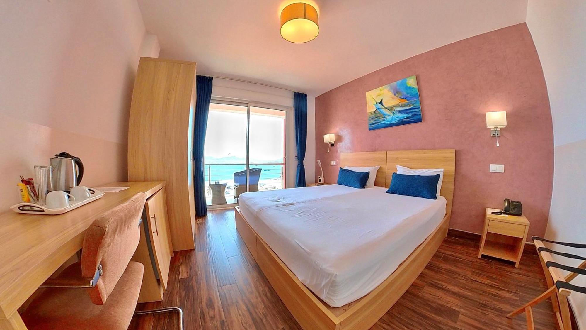 Blue Marlin Hotel Мінделу Екстер'єр фото